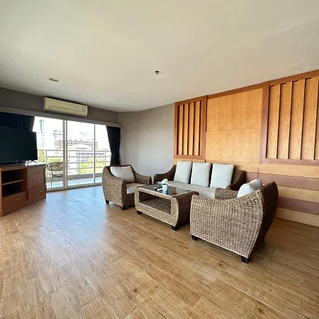View Talay6 By Blue Ocean Suite Pattaya Exterior photo