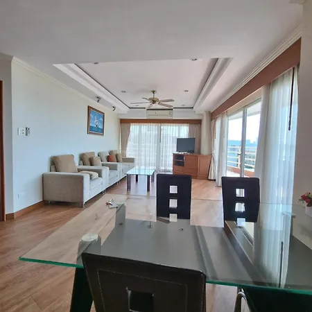 View Talay6 By Blue Ocean Suite Pattaya Room photo