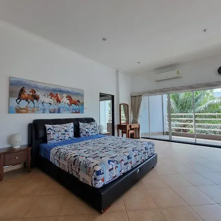 View Talay6 By Blue Ocean Suite Pattaya Room photo